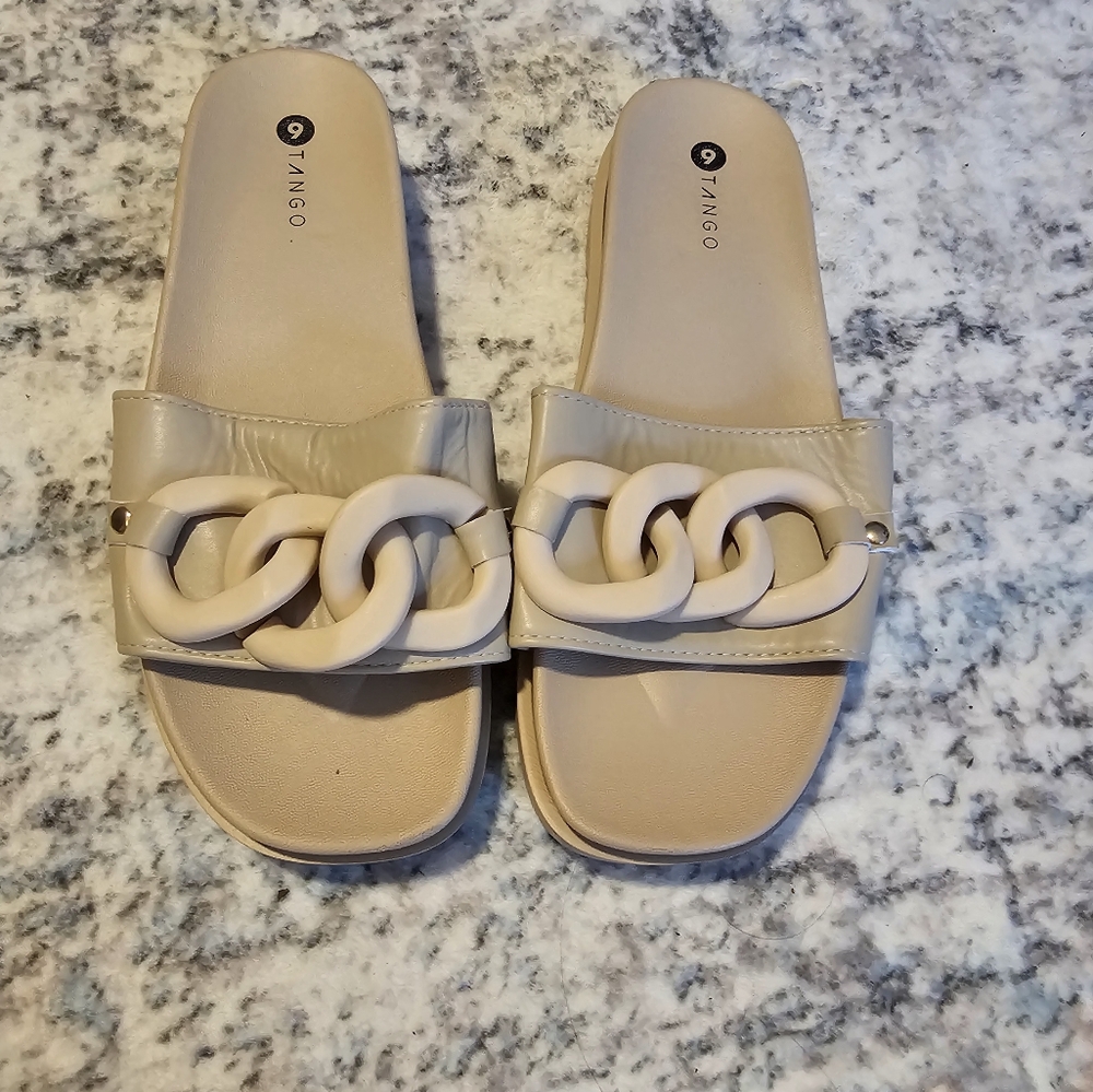 Chain detail sandal SZ 9